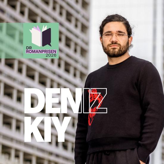 Forfatter Deniz Kiy foran høje blokke